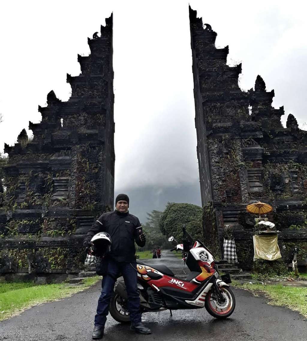 Yudi dan Nmax edisi 2015 jelajahi Indonesia.