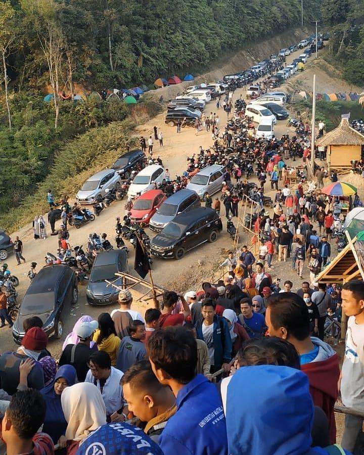 Negeri di Atas Awan