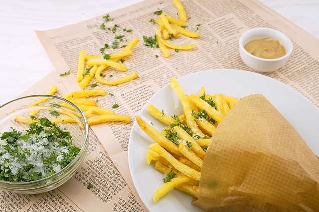 4 Cara Membuat Kentang Goreng Renyah, Tahan Lama seperti Gerai Fast Food
