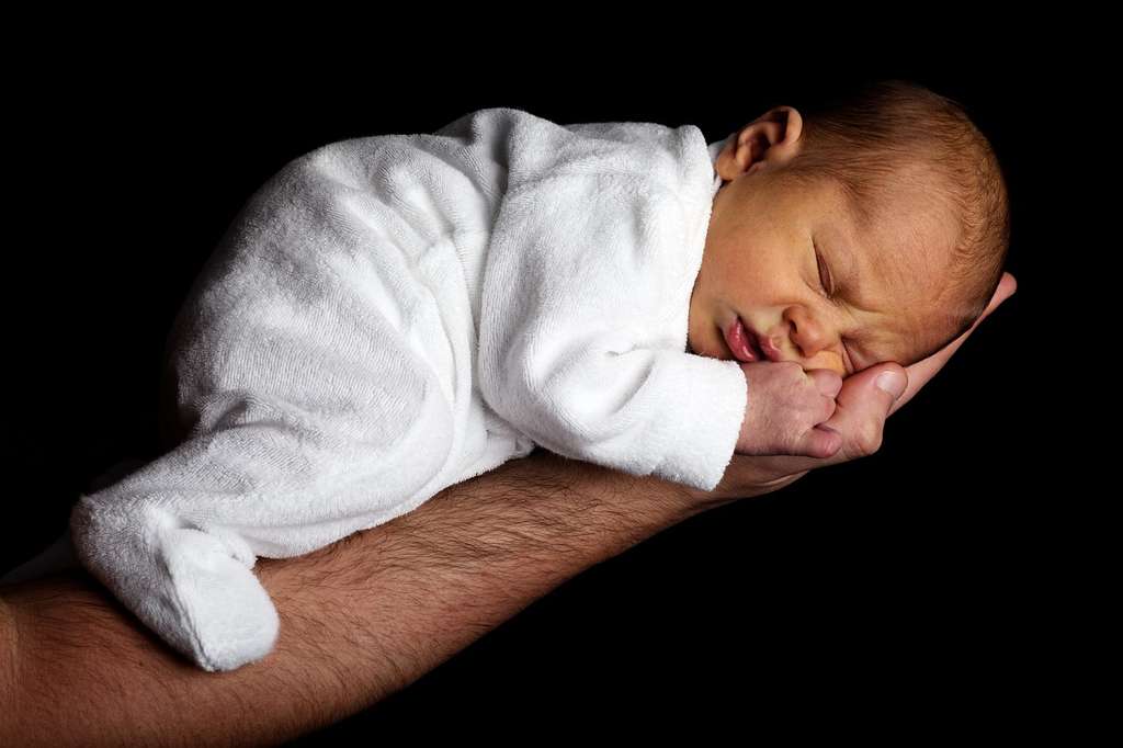Cara Menyusui Bayi