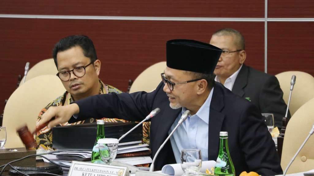 Pimpinan MPR RI dan Pimpinan Fraksi-Fraksi dan Kelompok Anggota DPD di MPR menggelar Rapat Gabungan di Ruang GBHN Gedung Nusantara V MPR/DPR/DPD RI, Senin (23/9/2019).