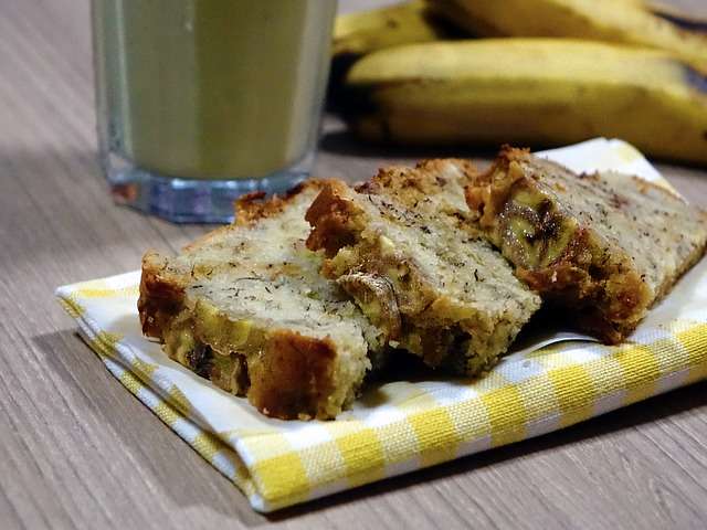 4 Cara Membuat Bolu Pisang yang Enak, Mudah dan Anti Gagal
