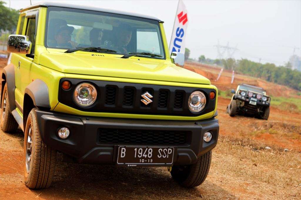 Suzuki Jimny pamer kekuatan di medan offroad (3)