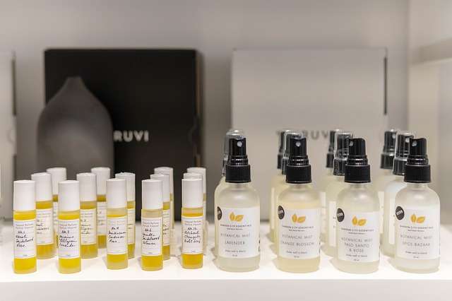 4 Cara Membuat Serum Wajah untuk Kulit Kering, Do It Yourself!