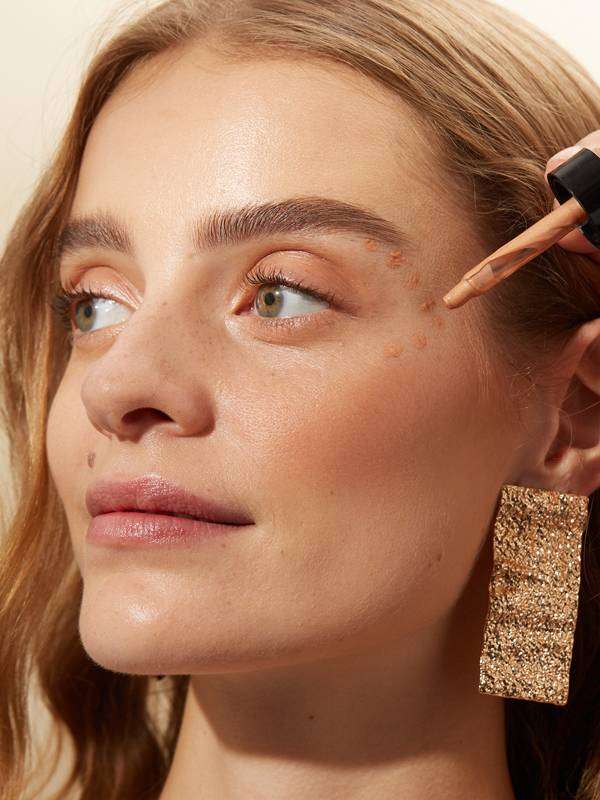 5 Tahapan Membuat Wajah ‘Glowing’ dan Natural dengan Sentuhan Make Up