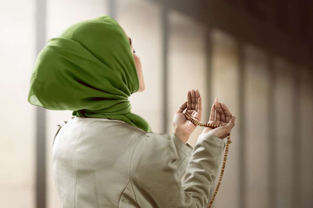 Cara Mendekatkan Diri pada Allah