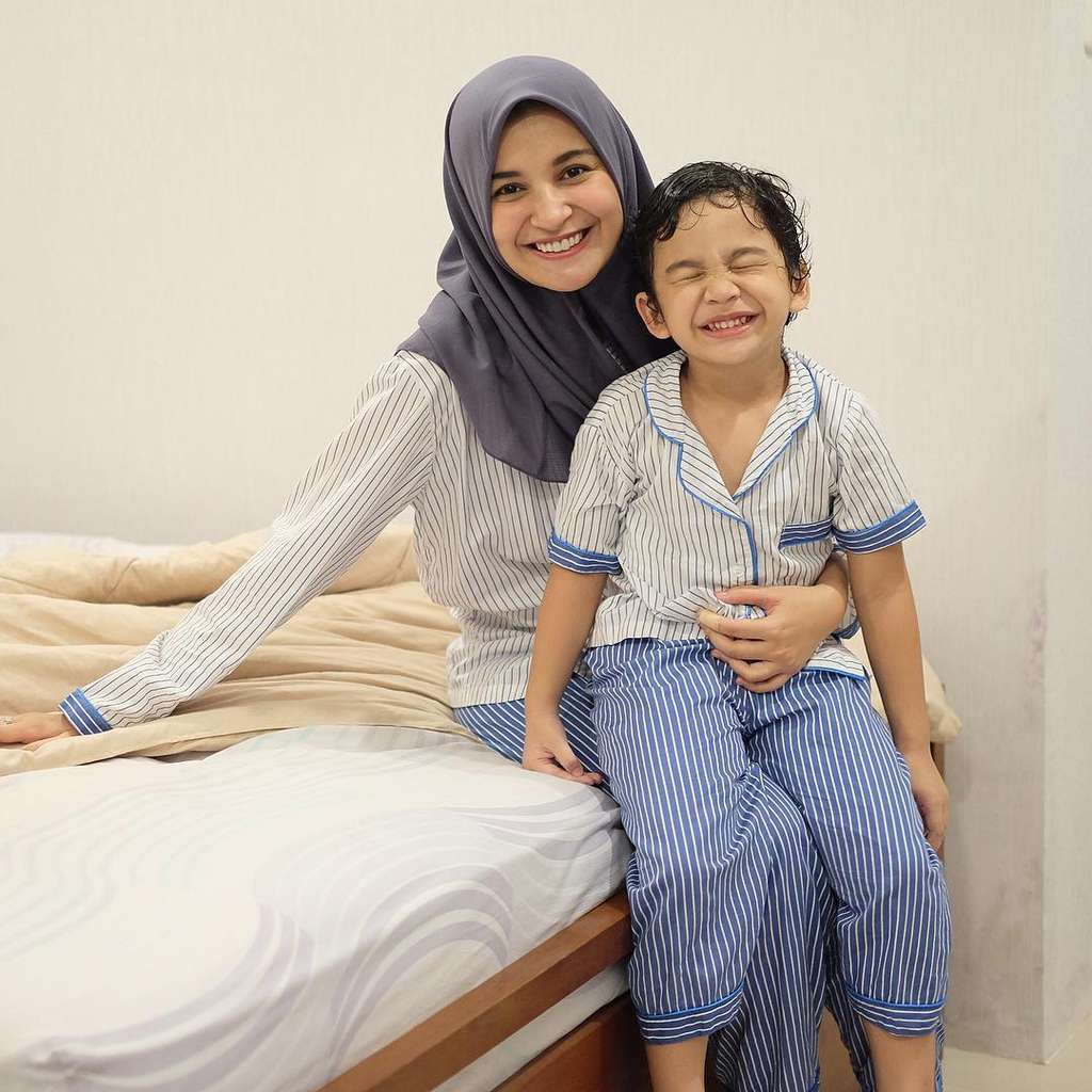 shireen sungkar dan anaknya