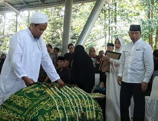 Wiranto dan keluarga (Foto: Instagram @m.bahrunnnajah)