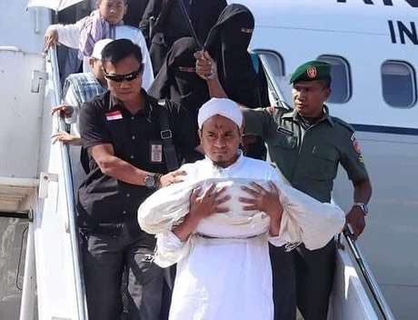 Wiranto dan keluarga (Foto: Instagram @m.bahrunnnajah)