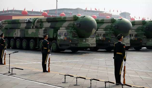 Penampakan rudal Dongfeng-41 atau Angin Timur buatan China.