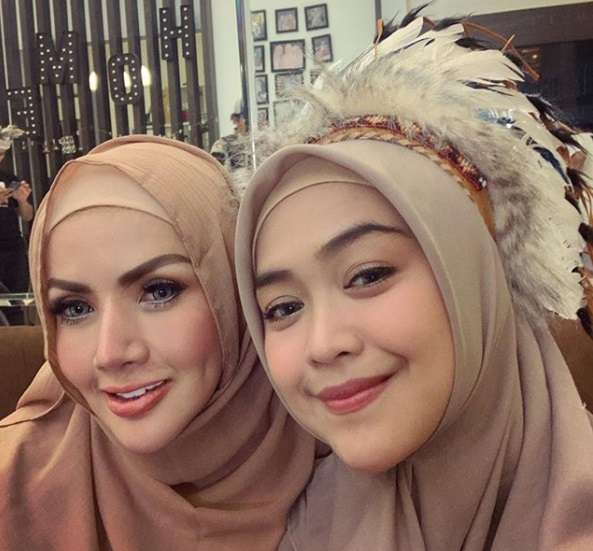 Barbie Kumalasari berhijab