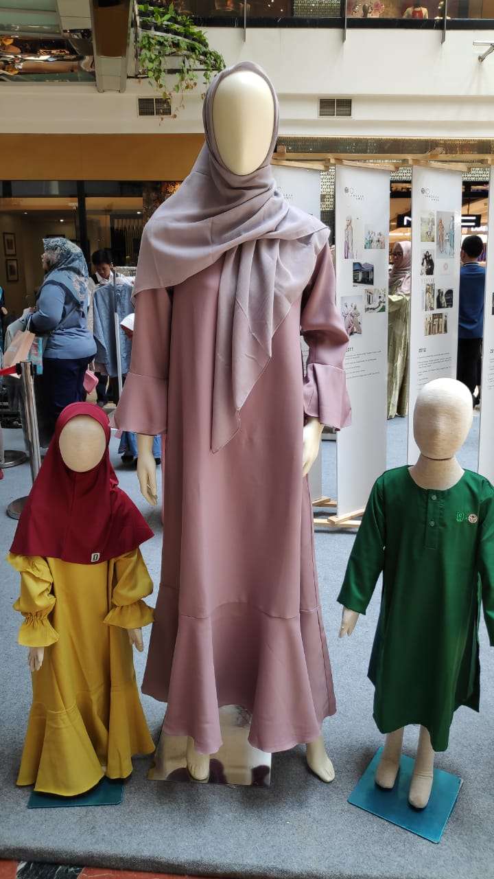 Koleksi baju Ria Miranda ala Nussa dan Rarra.