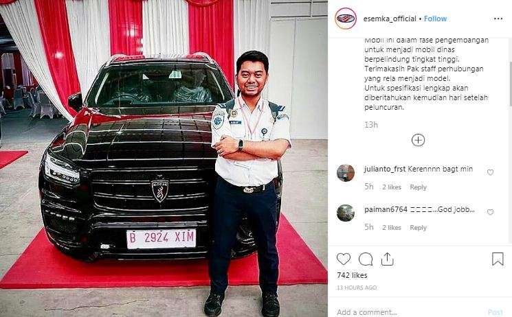 Esemka memamerkan mobil antipeluru. Esemka memamerkan mobil antipeluru.