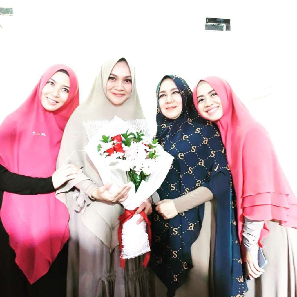 hanum rais