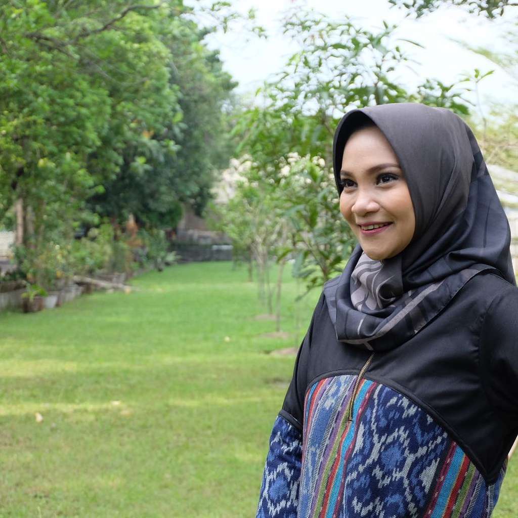 hanum rais