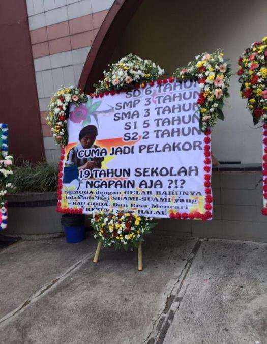 Sindiran kocak, 19 tahun sekolah ngapain aja?