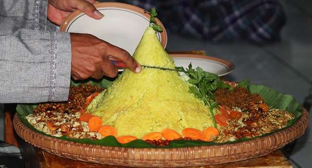 Cara Membuat Nasi Uduk