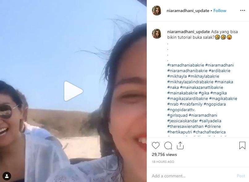 Nia Ramadhani dan asisten pribadinya Nia Ramadhani dan asisten pribadinya