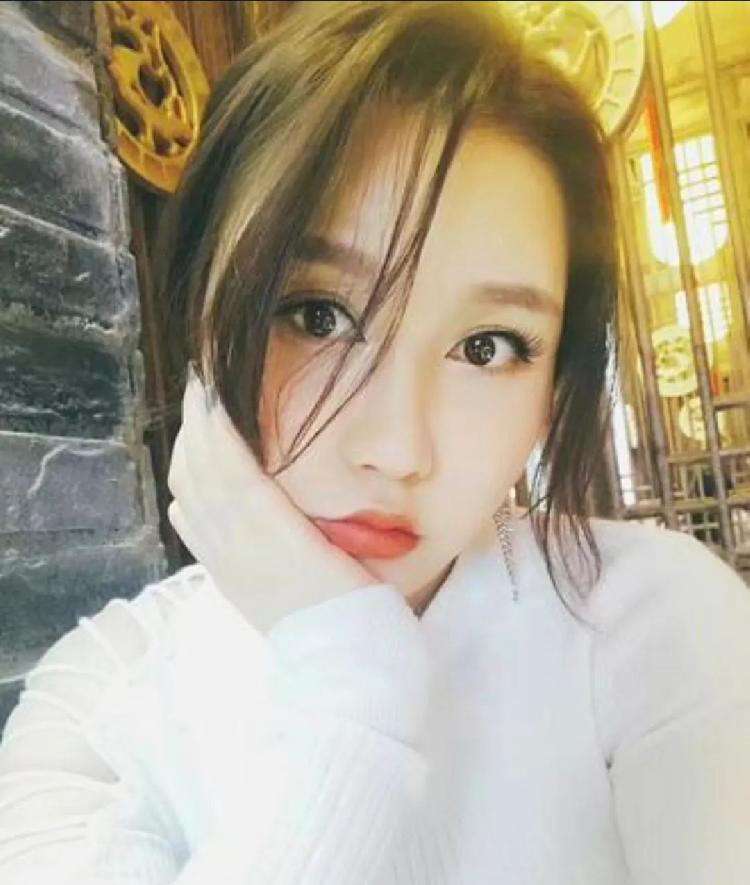 Yang, mendiang istri Xu yang meninggal akibat kanker payudara.