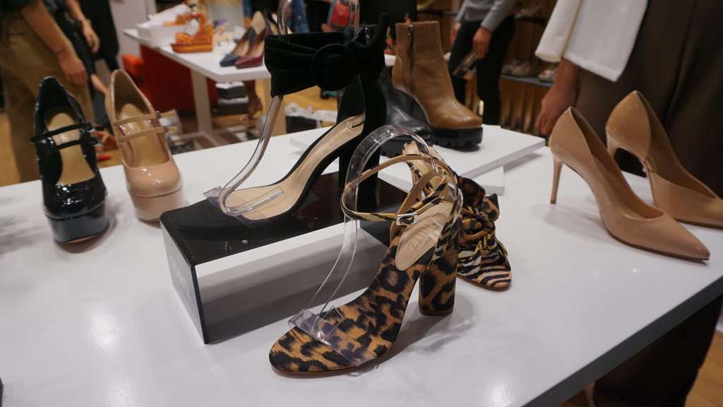 Koleksi sepatu Linea