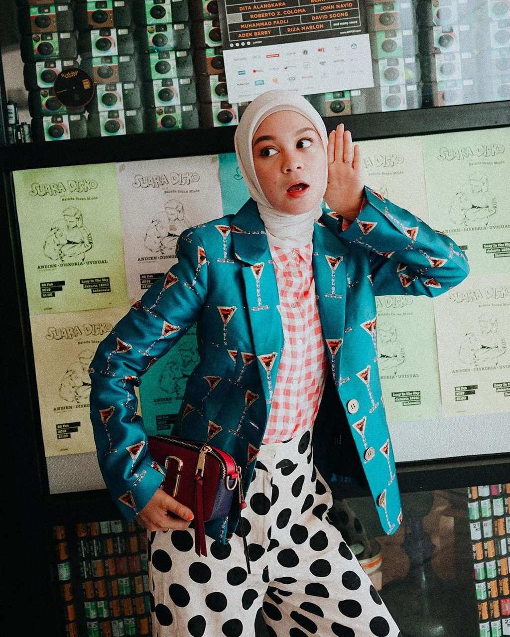9 Gaya Nyentrik Tantri Namirah, Modis Banget!