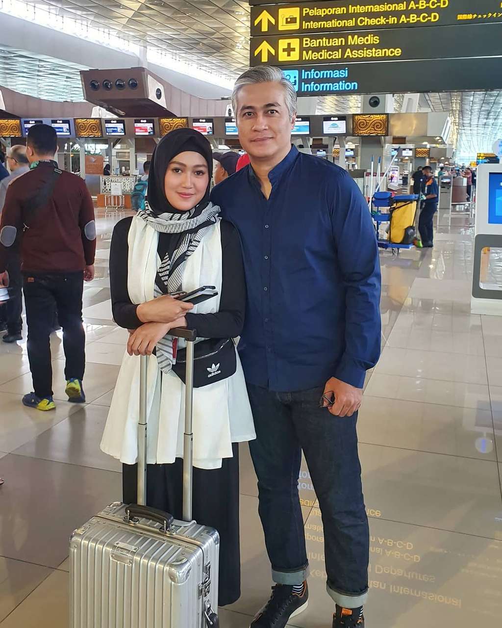 5 Pasangan Seleb ini Terpaut Usia Lebih dari 20 Tahun