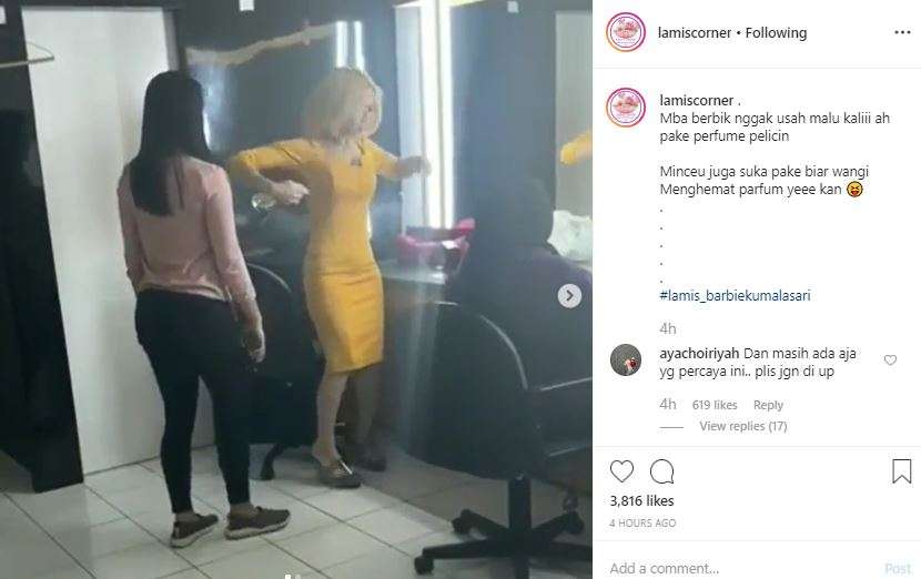 Barbie Kumalasari pakai parfum