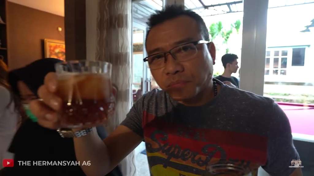 Keluarga Asix