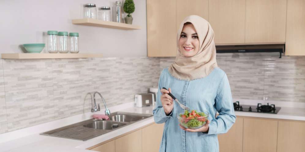 Ilustrasi Hijab Cantik di Dapur