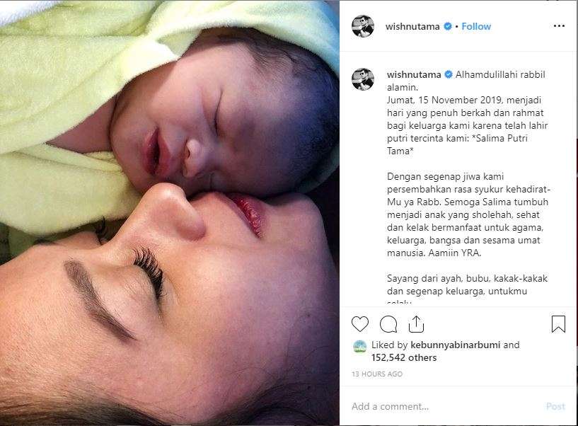 Gista Putri Melahirkan