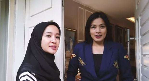 Aksi Laudya Cintya Bella dan Titi Kamal (Foto: Youtube LCB Channel)