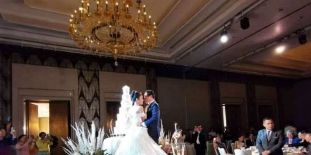 Pernikahan beda usia (Foto: World of Buzz)