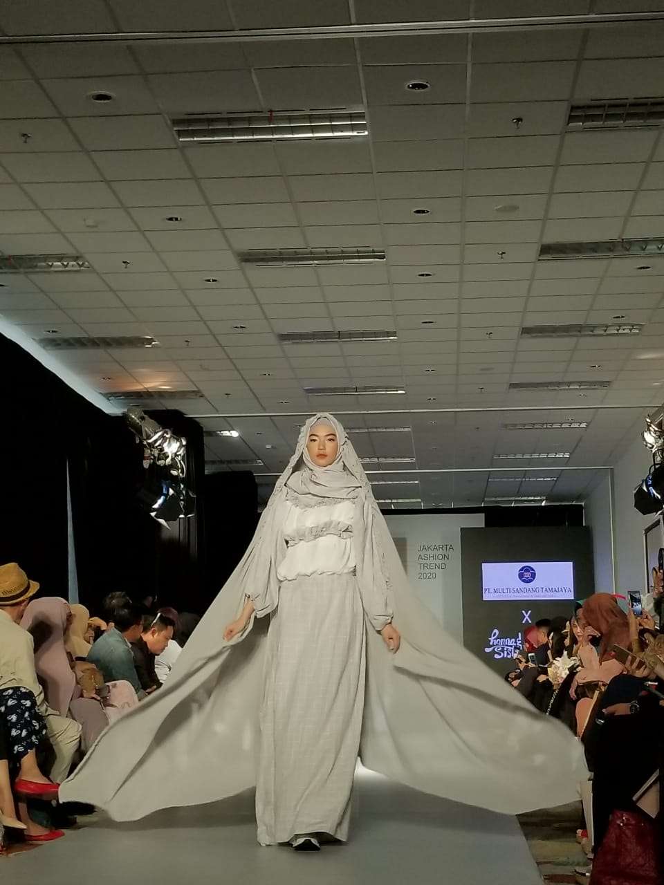 Jakarta Fashion Trend Jakarta Fashion Trend