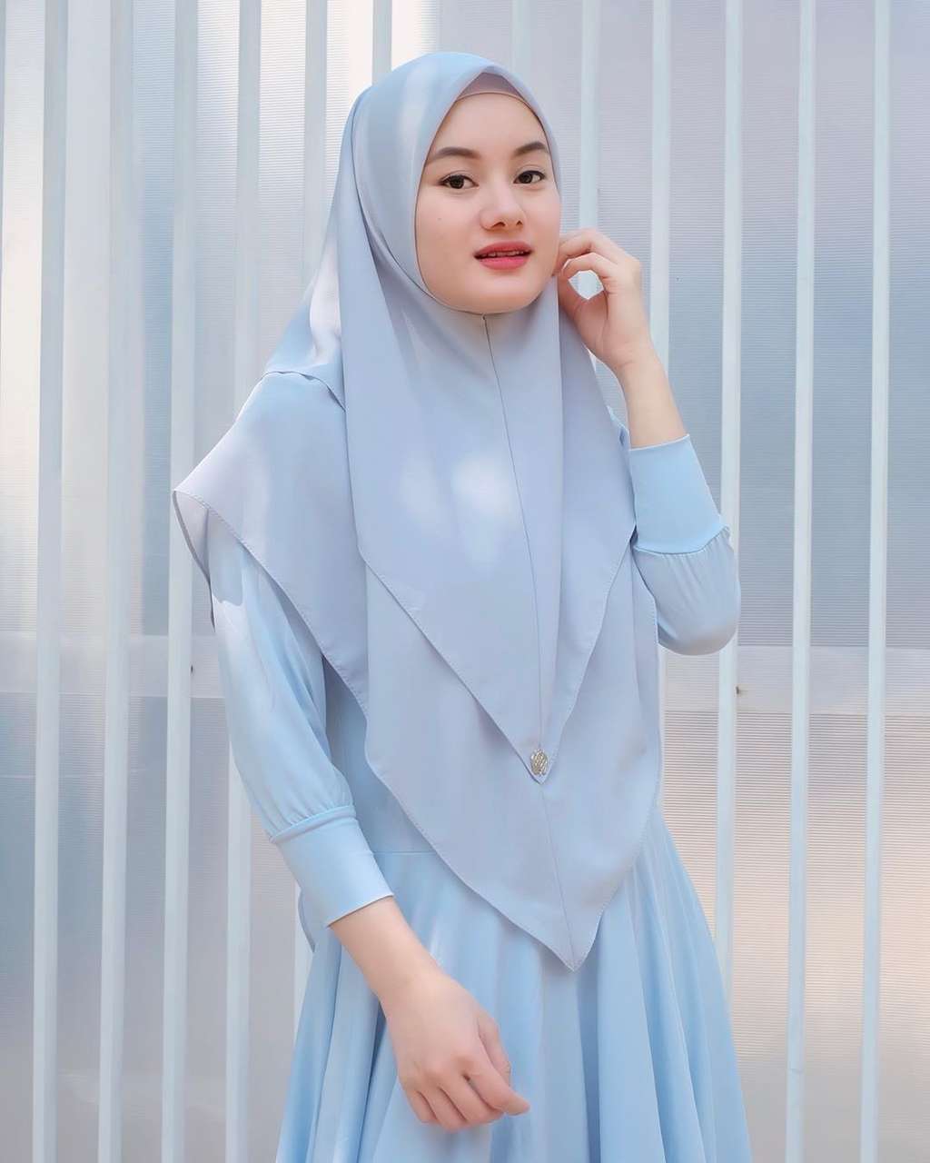 Dinda Hauw