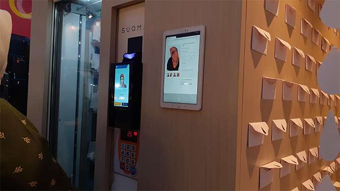 Hijab vending machine dari Suqma