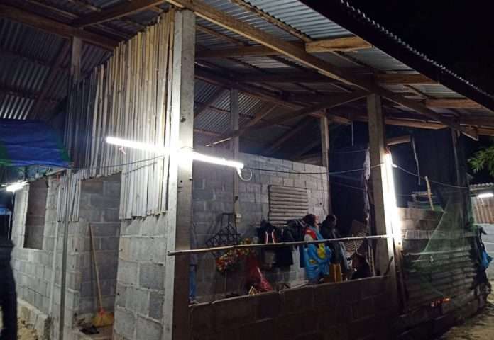 Konstruksi rumah Prasarn Homthong yang menyedihkan.