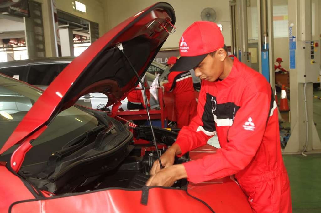 Kontes diler Mitsubishi (2)