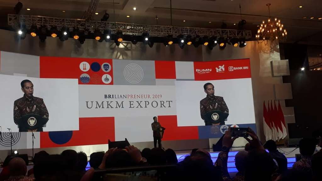 Presiden Joko Widodo mendorong UMKM untuk ekspor.