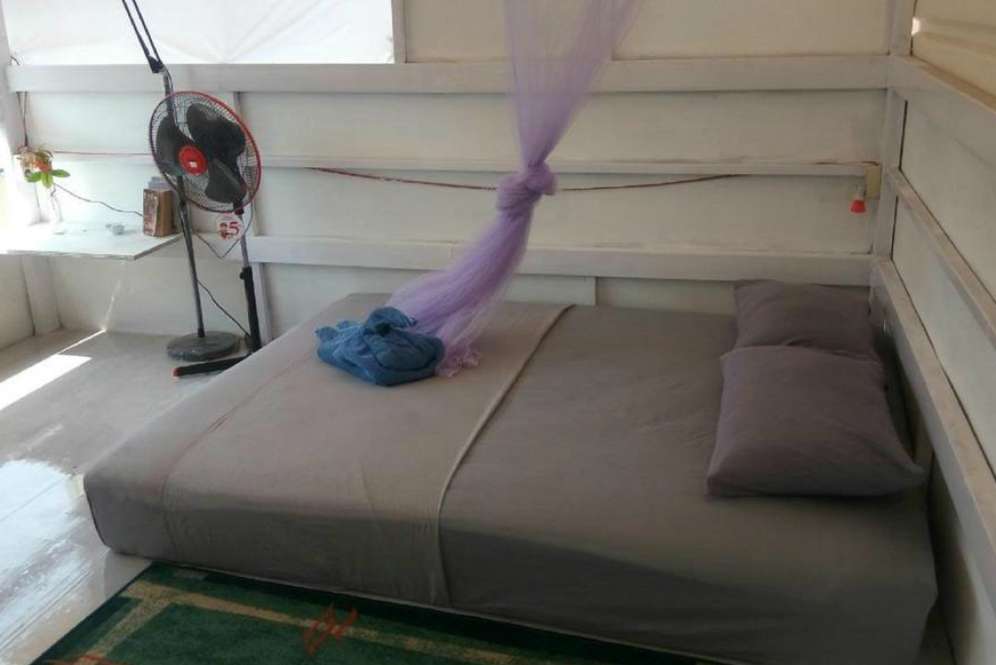 Yezyezyez Hostel