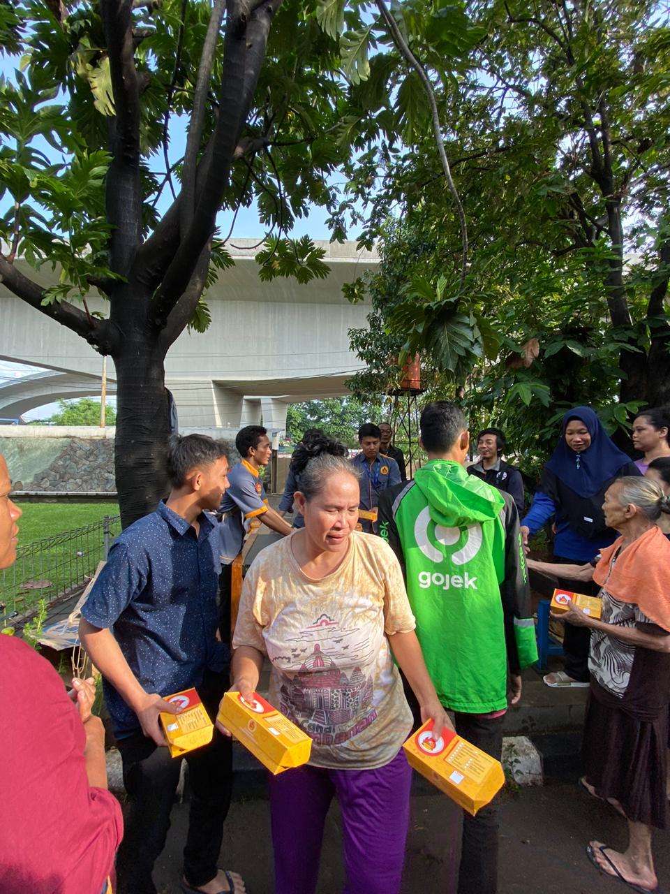 Seleb Bantu Korban Banjir