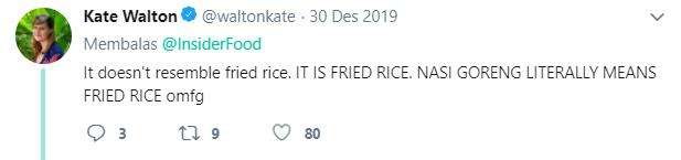 Bukan mirip lagi, tapi fried rice memang nasi goreng.