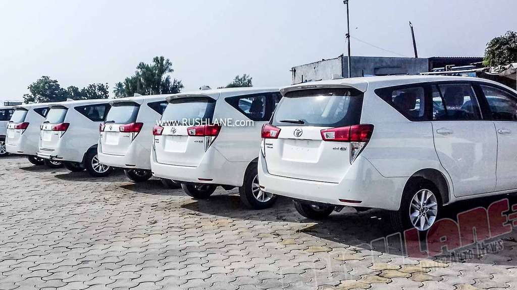 Innova Crysta dan Touring Sport baru, meluncur di India.