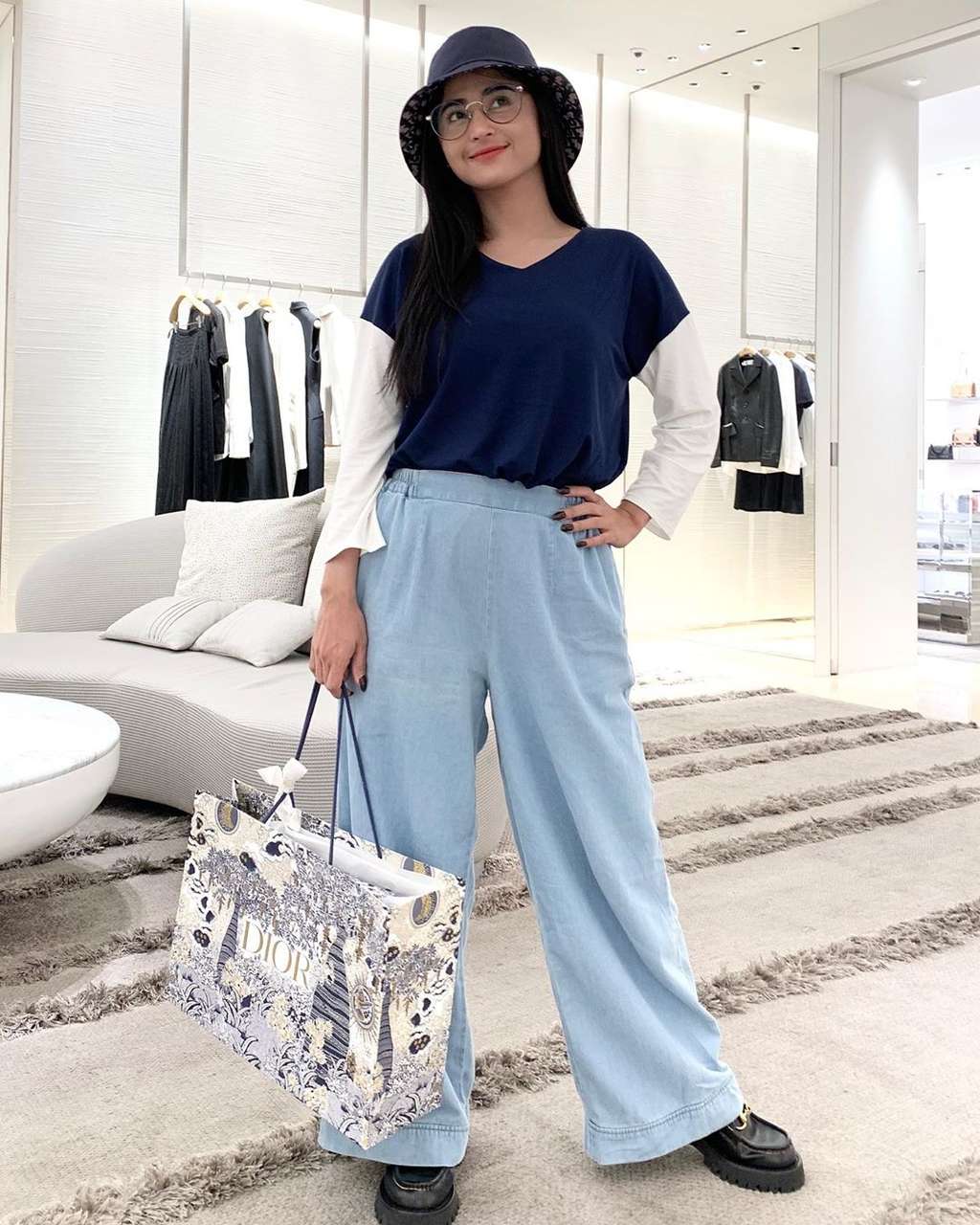 dewi perssik
