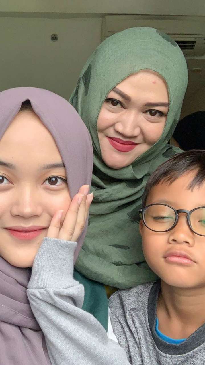 lina dan kedua anaknya