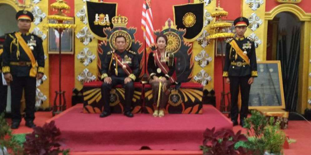 Raja dan permasuri Keraton Agung Sejagat
