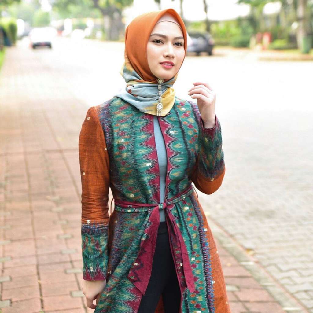 melody laksani