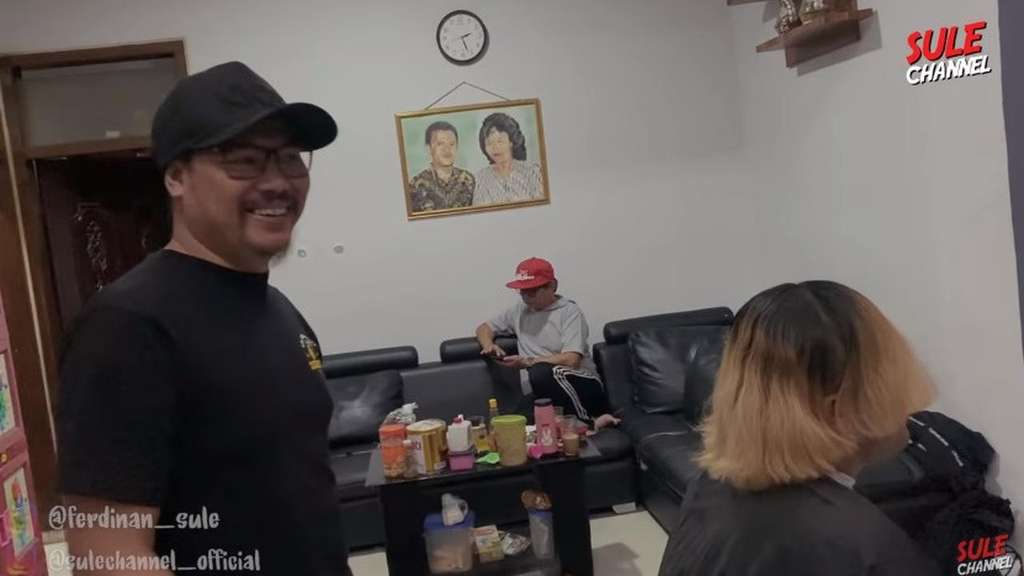 Rambut baru Sule mulai terbentuk.