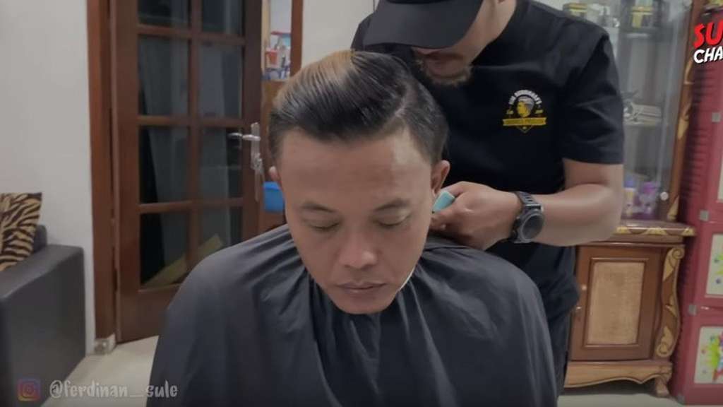 Penampilan baru Sule. Terlihat lebih ganteng.