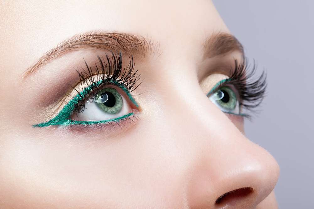 ilustrasi eyeliner
