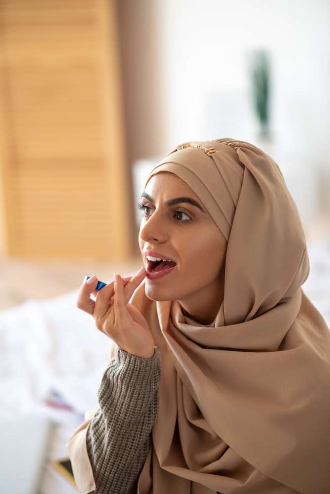 Bibir Hitam Kembali Cerah